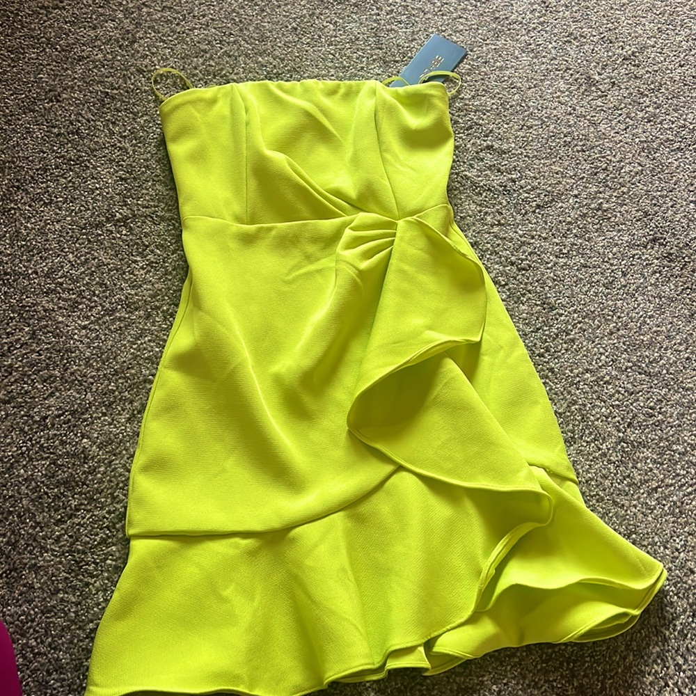 DO+BE new with tags, short lime green dress